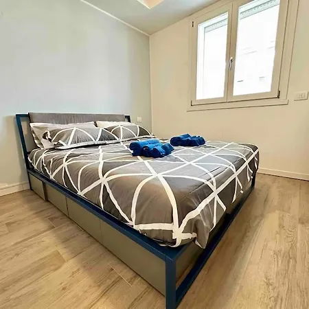 Daire 10 Min Airport+free Private Parking5 Min Train Bergamo