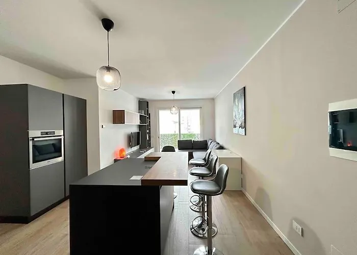 Apartment 10 Min Airport+free Private Parking5 Min Train