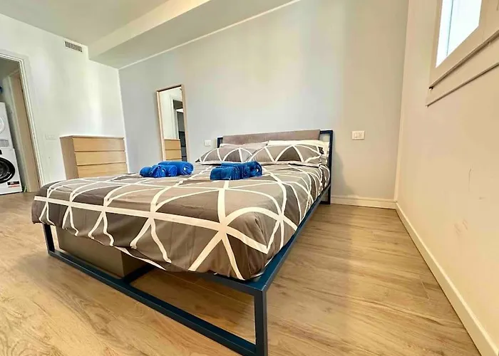 10 Min Airport+free Private Parking5 Min Train Apartment Bergamo