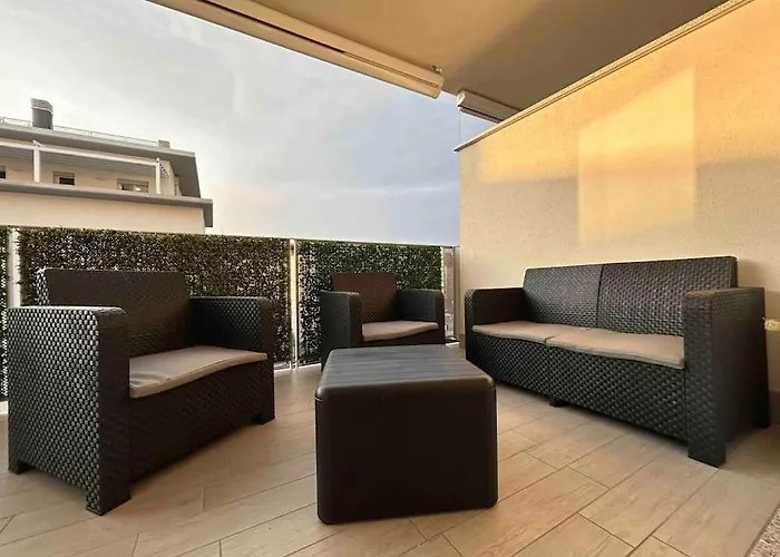 Apartment 10 Min Airport+free Private Parking5 Min Train *