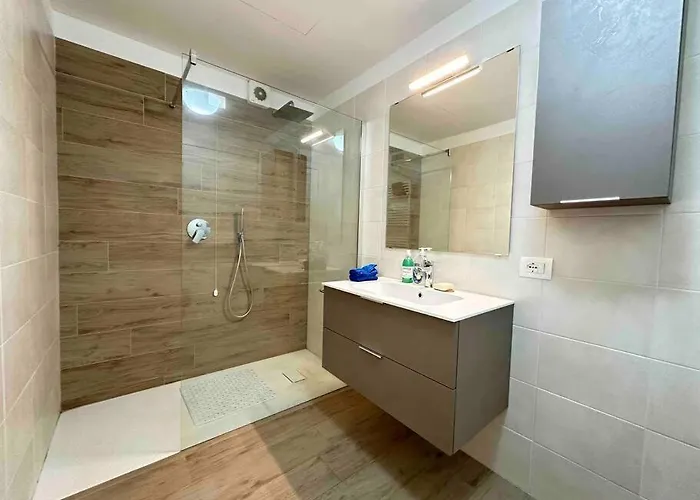 Apartment 10 Min Airport+free Private Parking5 Min Train